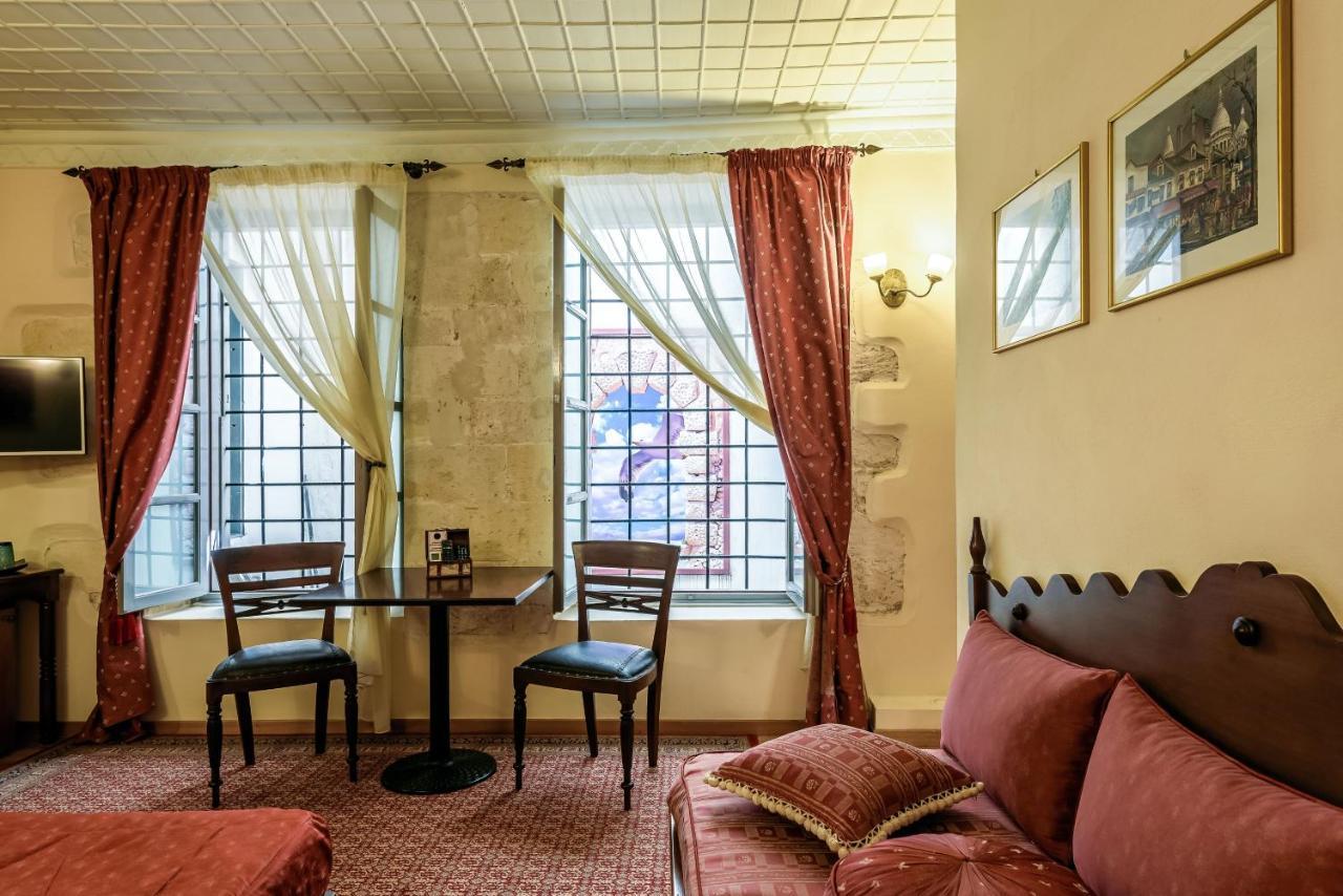 Belmondo Hotel Chania  Exteriör bild