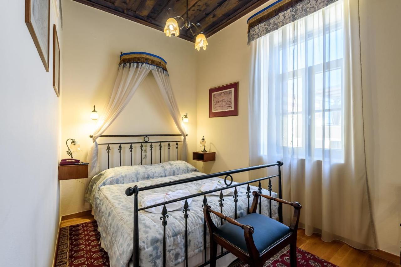 Belmondo Hotel Chania  Exteriör bild