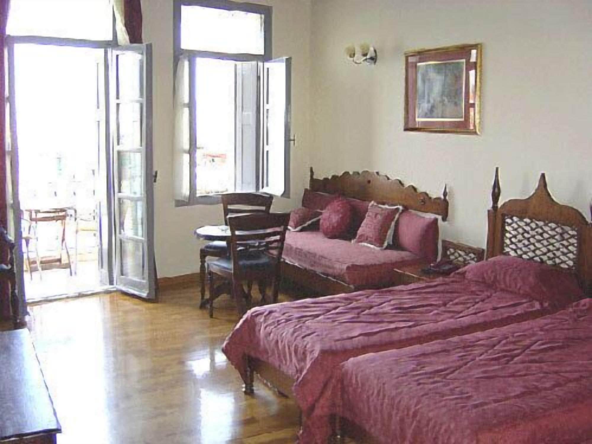 Belmondo Hotel Chania  Exteriör bild