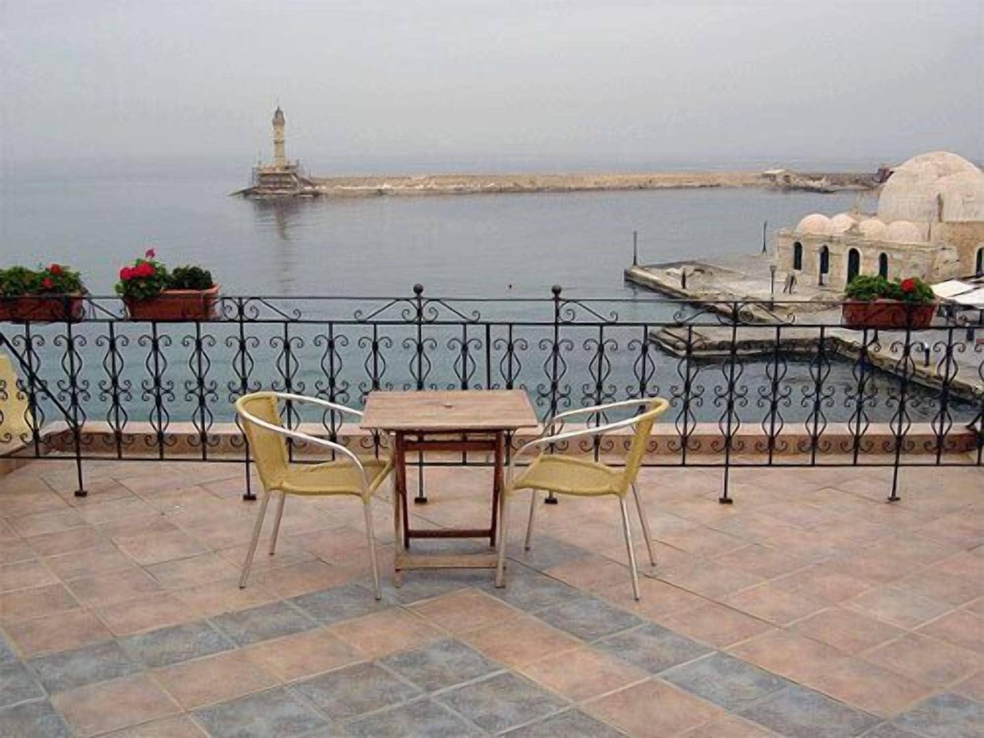 Belmondo Hotel Chania  Exteriör bild