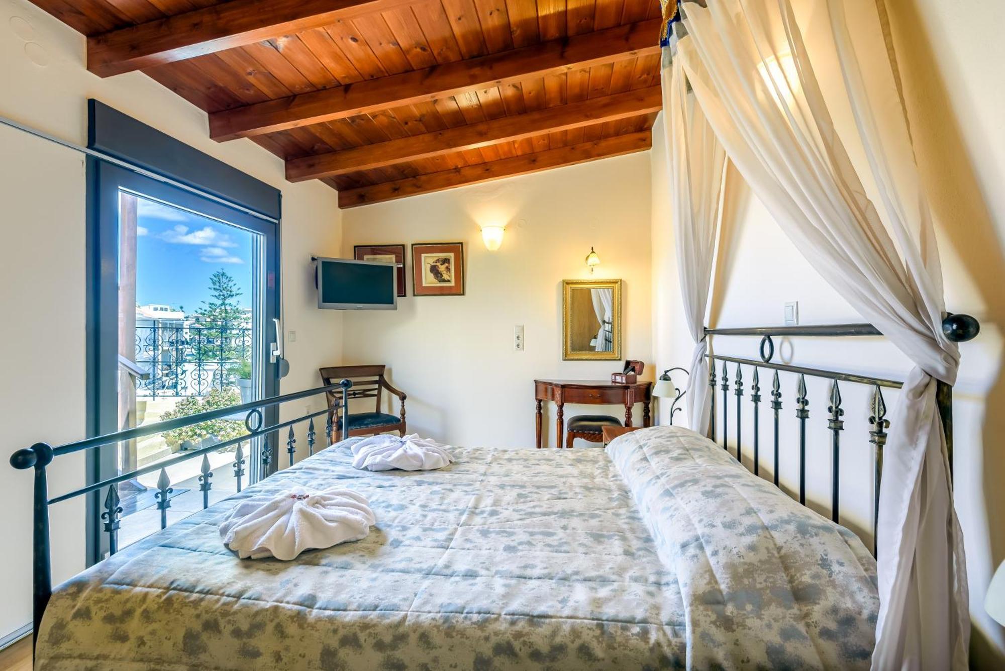 Belmondo Hotel Chania  Exteriör bild